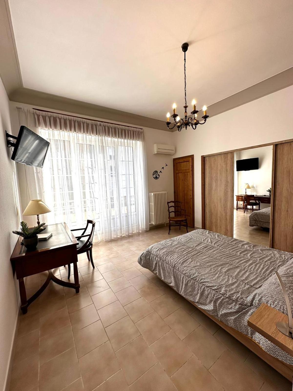 Appartement 4 A 8 Personnes, Spacieux De Standing Classe 4 Etoiles Nîmes Exterior foto
